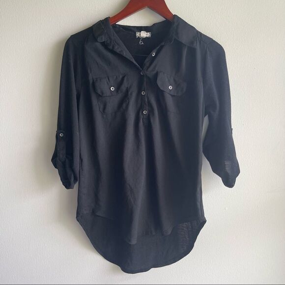 Eyeshadow Quarter Button Black Collared Blouse - Picture 2 of 4